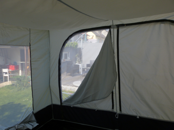 Camping im 3x3m Faltzelt - viel Komfort mit wenig Aufwand